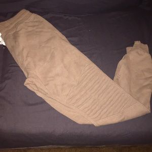 TAN JOGGER/ SWEATPANTS ‼️